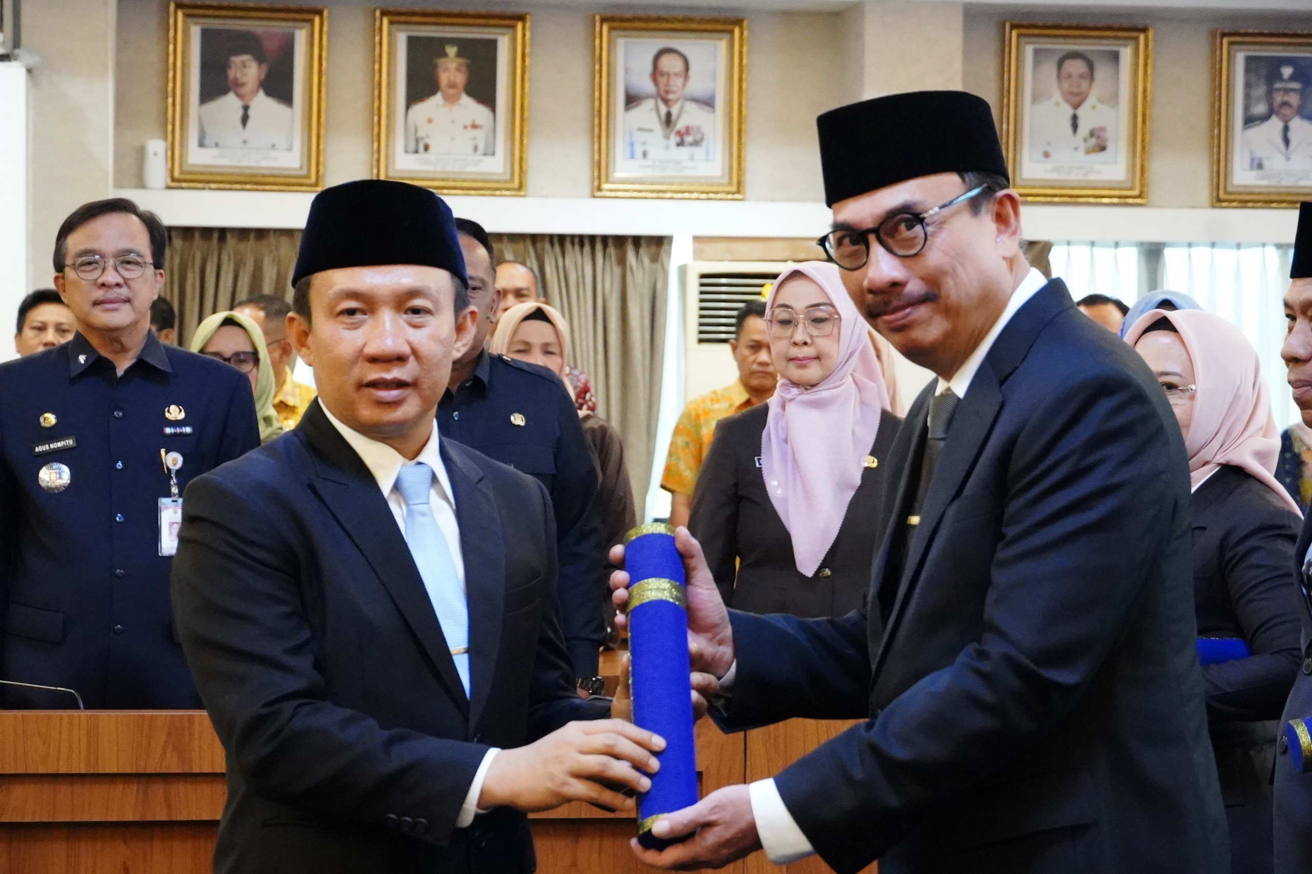 Lantik Sejumlah Pejabat, Gubernur Tekankan Profesionalitas dan Inovasi Layanan Publik